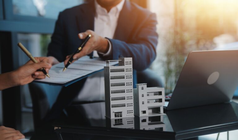 How to Avoid Luxury Estate Zoning Risks: The Definitive Guide